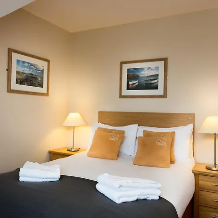 Quality Holiday Homes 4* 욜